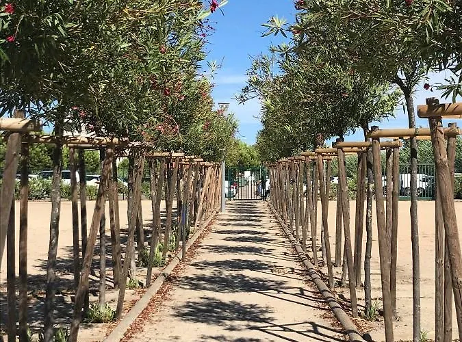 Juan Flore: Calme Absolu A 100m De La *